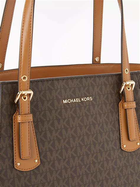 michael kors voyager.